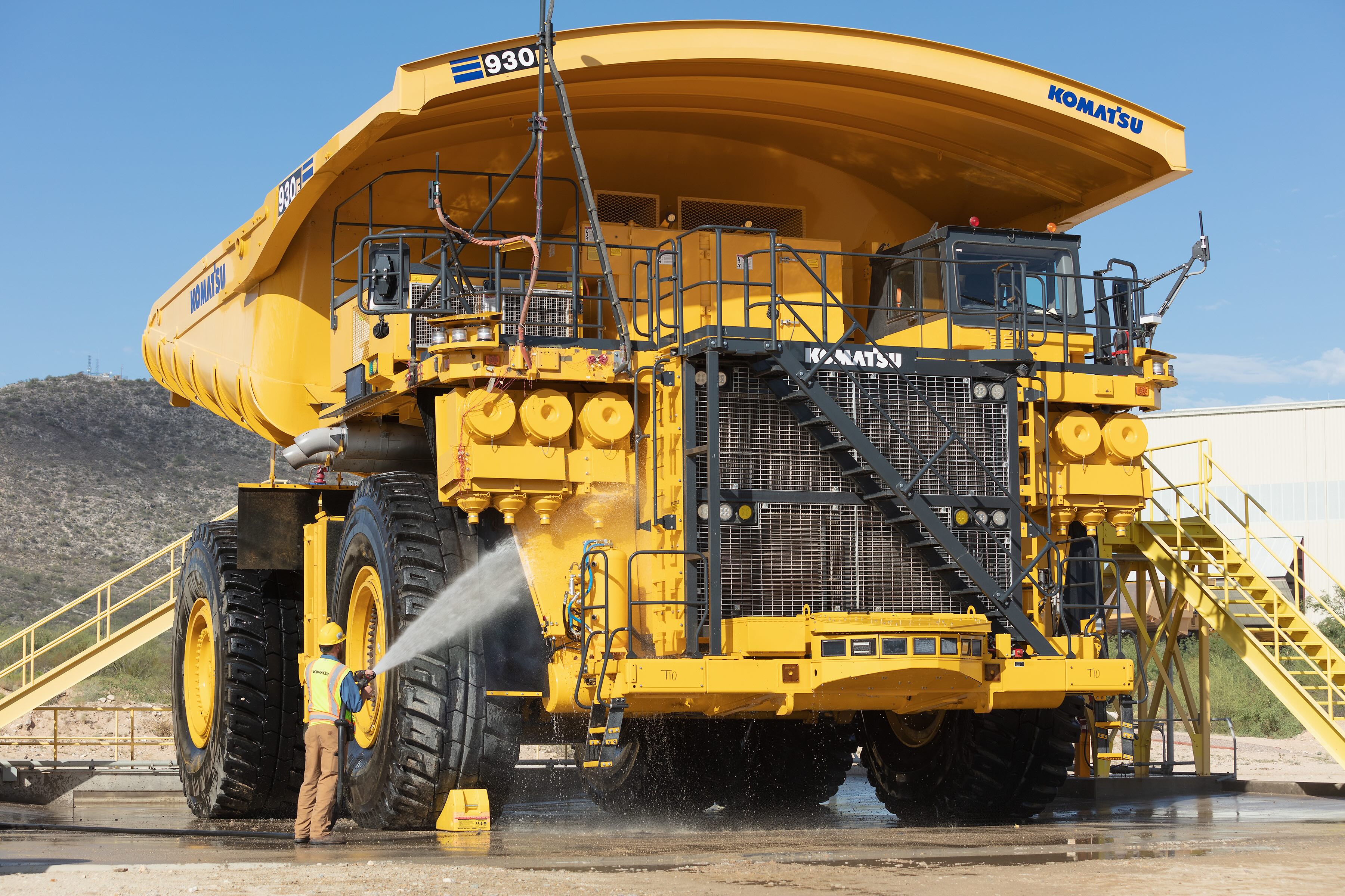 Komatsu FrontRunner AHS